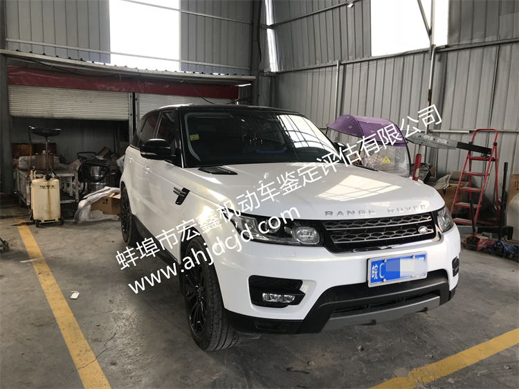 路邊修理廠維修收費(fèi)非常低。便宜沒好貨，簡(jiǎn)單的換防凍液竟然把發(fā)動(dòng)機(jī)弄壞。