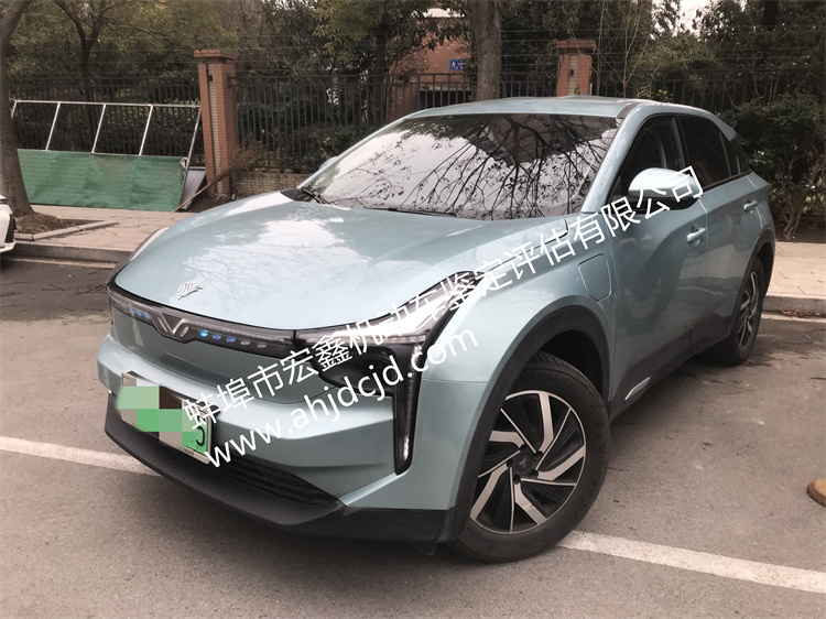 路怒癥駕駛機(jī)動(dòng)車發(fā)生口角，惡意破壞車輛，導(dǎo)致車輛損壞。